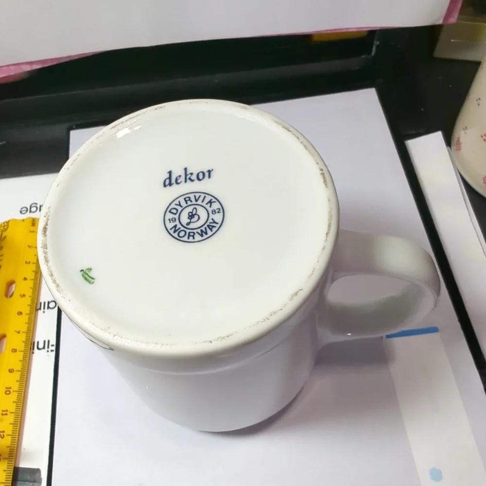 STONEWARE THEMED MUG HARSTAD KIRKE OF NORWAY 1982 Vintage  DEKOR-DYRVIK- Dated